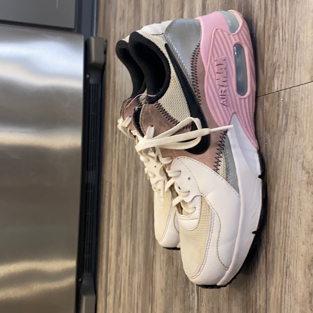 Nike air maxes
